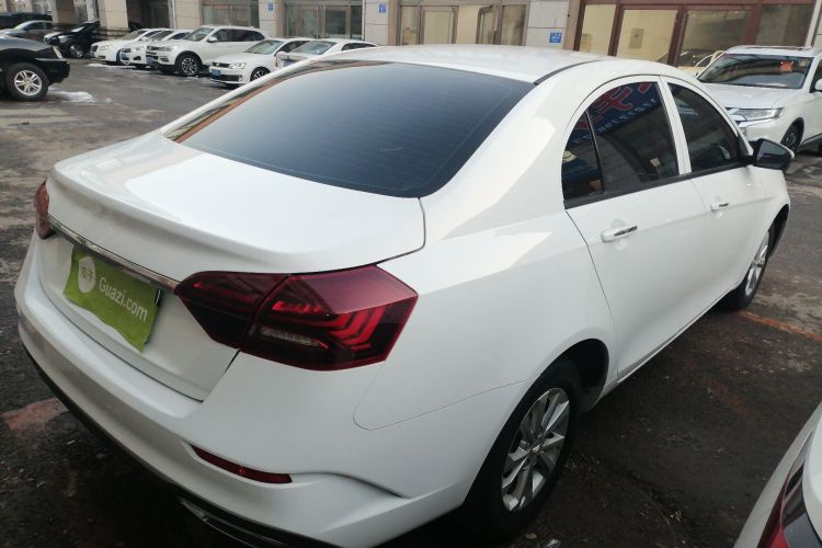 吉利汽车 帝豪 2021款 UP 1.5L 手动舒适型车身外观7