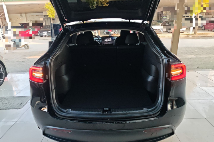 特斯拉 Model Y 2022款 改款 长续航全轮驱动版局部细节23
