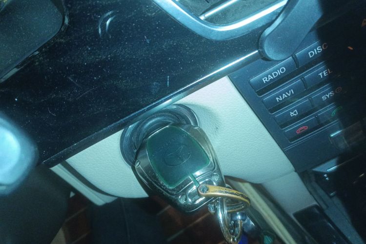 奔驰E级 2014款 改款 E 260 L 运动型中控内饰7001