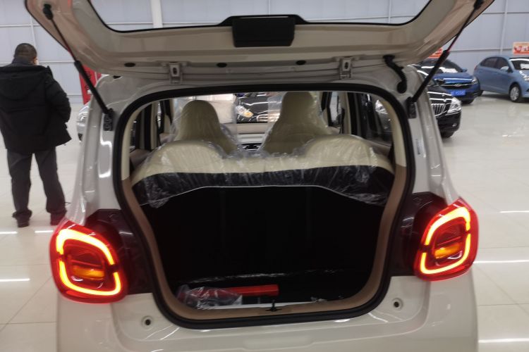 五菱汽车 宏光MINIEV 2025款 四门版 进阶款机舱底盘23