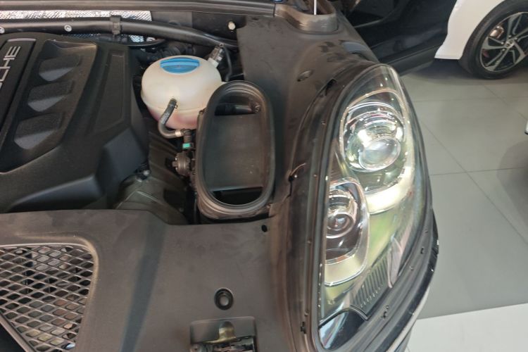 保时捷 2017款  Macan S 3.0T机舱底盘26