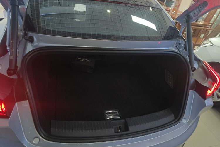 哪吒汽车 哪吒S 2024款 增程 1060版机舱底盘23