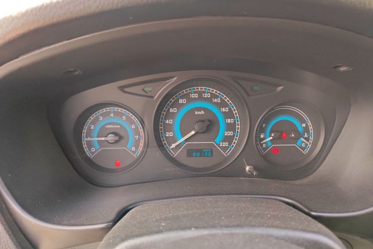 东南 V3菱悦 2015款 1.5L 手动风采版中控内饰14