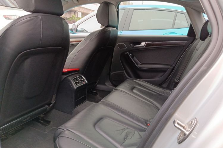 奥迪A4L 2015款 35 TFSI 自动舒适型中控内饰21