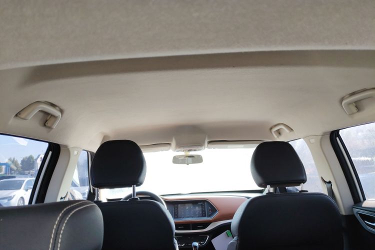 众泰T300 2017款 1.5L 手动豪华型中控内饰22