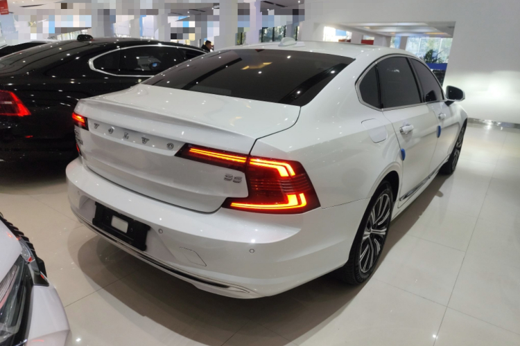 沃尔沃S90 2022款 B5 智逸豪华版车身外观7
