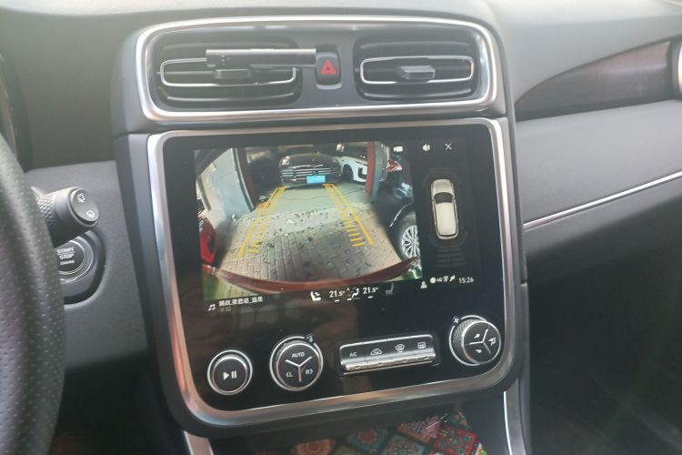 领克01 2017款 2.0T 四驱劲Pro版中控内饰16