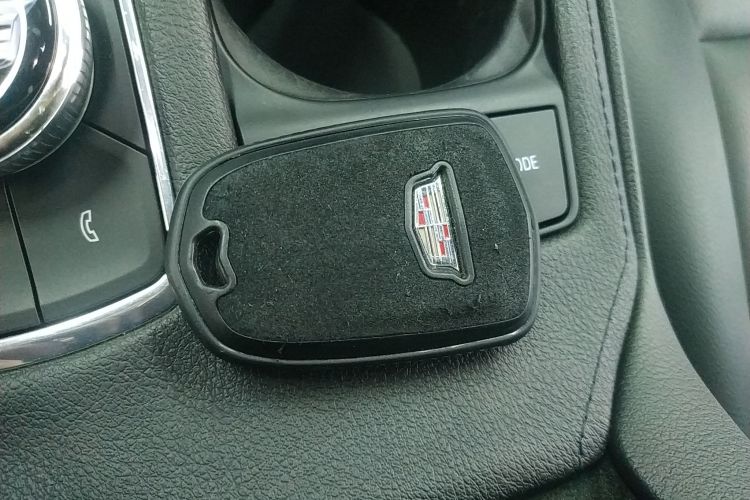 凯迪拉克XT4 2020款 28T 两驱领先型中控内饰7001