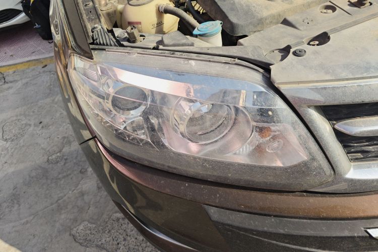 奇瑞 瑞虎5 2014款 2.0L 手动家悦版车身外观8