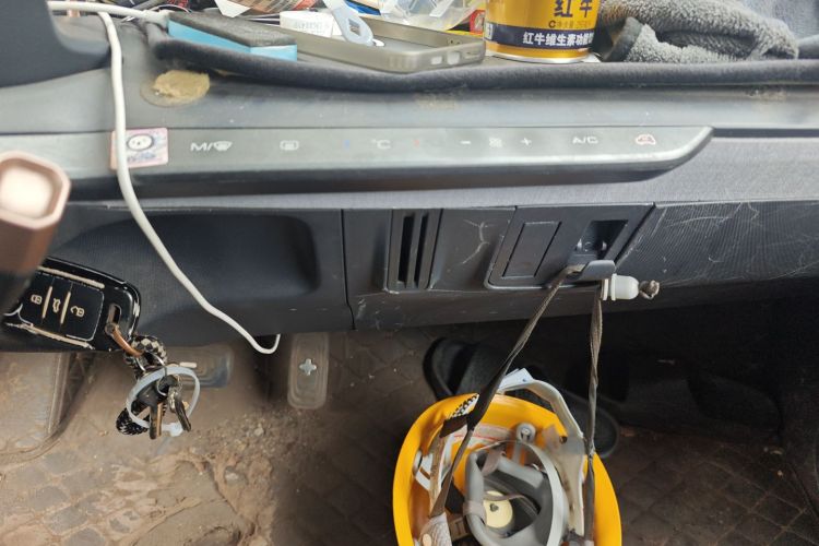 宝骏E200 2020款 305KM 智行版中控内饰16