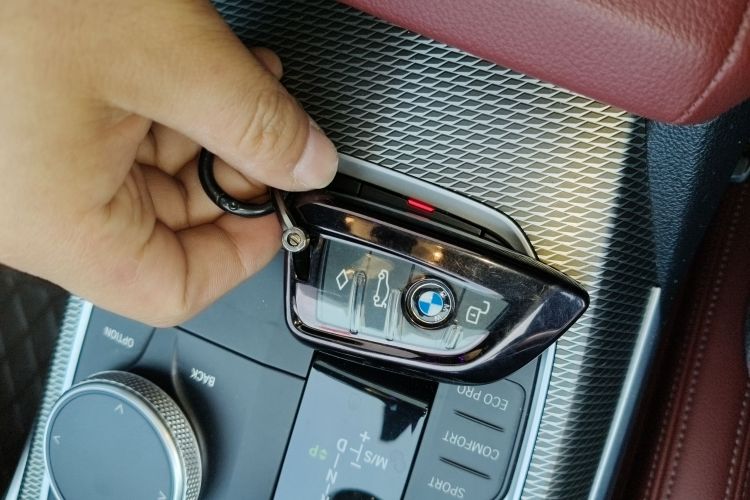 宝马4系 2022款 改款 425i M运动曜夜套装中控内饰11