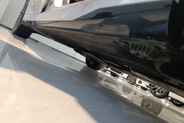 宝马5系 2025款 530Li 领先型 M运动套装局部细节9001