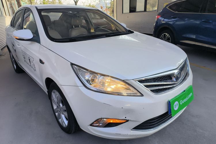 长安 逸动 2014款 1.6L 自动豪华型车身外观6002