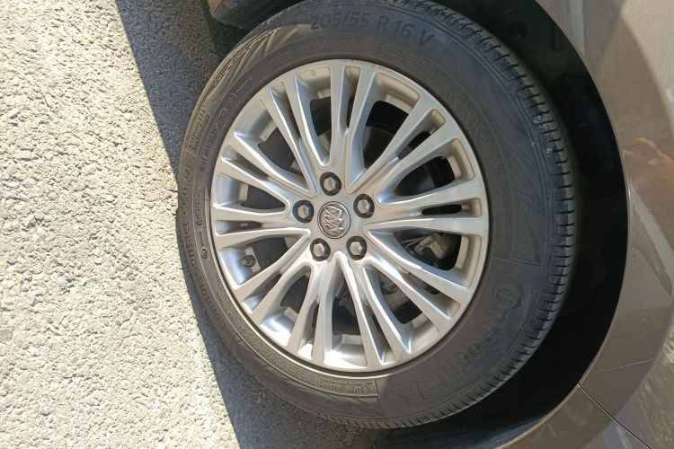 别克 英朗 2016款 15N 自动豪华型车身外观10