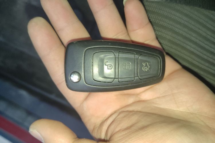 福特 福克斯 2012款 两厢 1.6L 自动风尚型中控内饰11