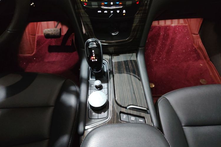 凯迪拉克XT6 2022款 2.0T 六座四驱风尚型中控内饰18