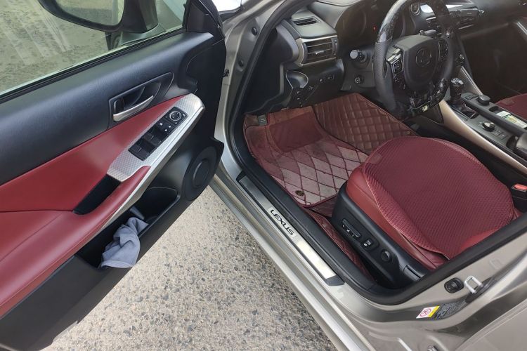 雷克萨斯IS 2017款 300 F SPORT版中控内饰7003