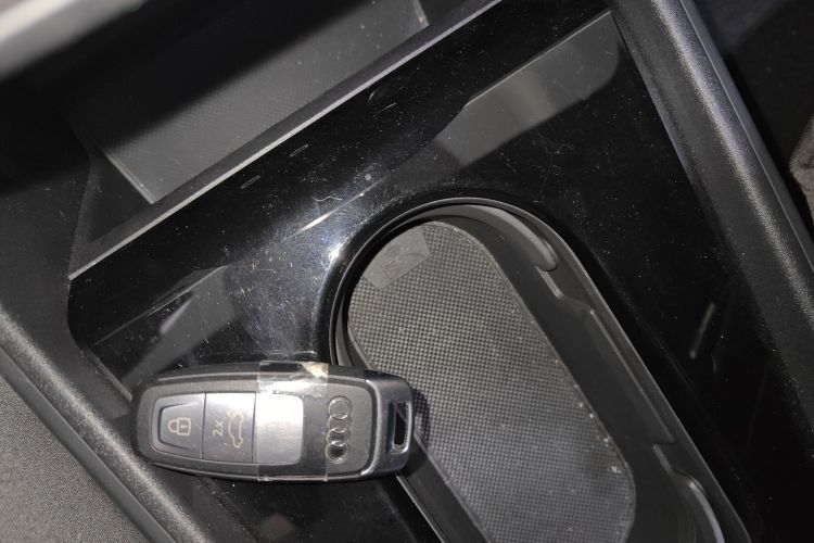 奥迪Q4 e-tron 2024款 40 e-tron 创行版中控内饰11