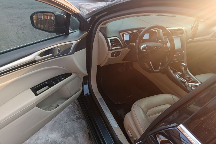 福特 蒙迪欧 2013款 2.0L GTDi200豪华型中控内饰20