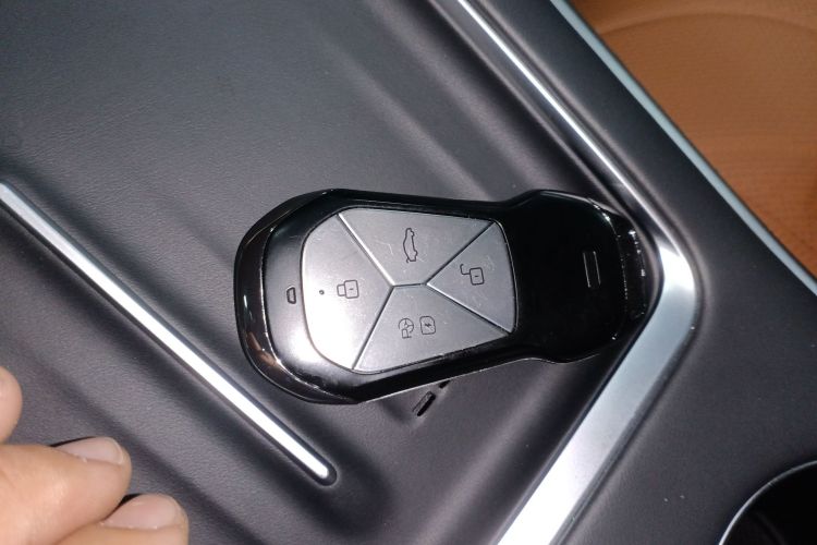 小鹏G9 2025款 625 长续航 Max中控内饰7001