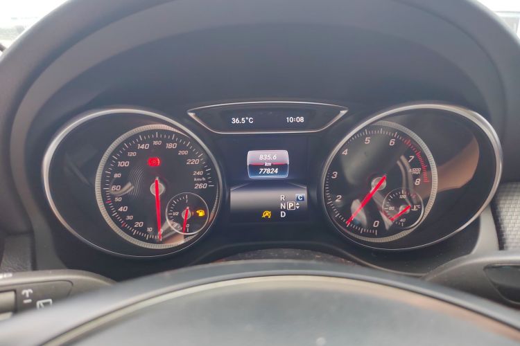 奔驰GLA 2018款 GLA 200 动感型局部细节14