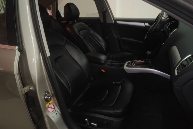 奥迪A4L 2016款 35 TFSI 典藏版 自动标准型局部细节41