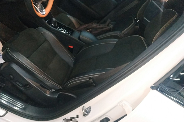 沃尔沃XC40 2021款 T4 四驱智远运动版中控内饰19