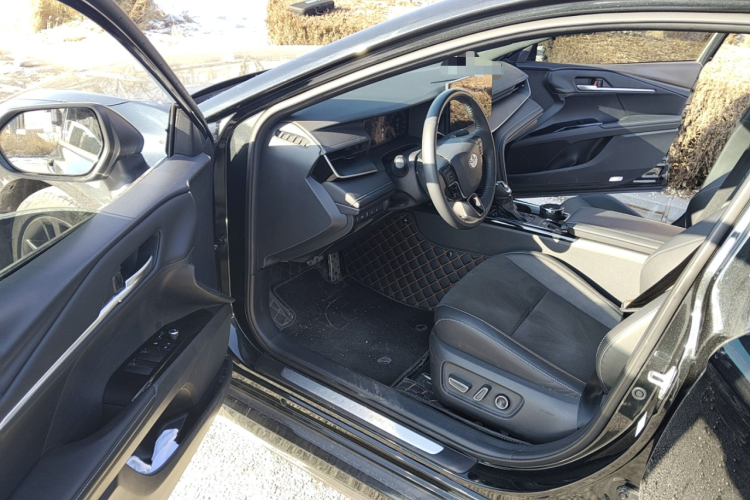 丰田 凯美瑞 2024款 双擎 2.0HXS 运动Plus版中控内饰7003