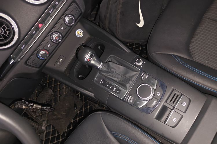 奥迪A3 2020款 Sportback 35 TFSI 时尚型 国VI中控内饰18