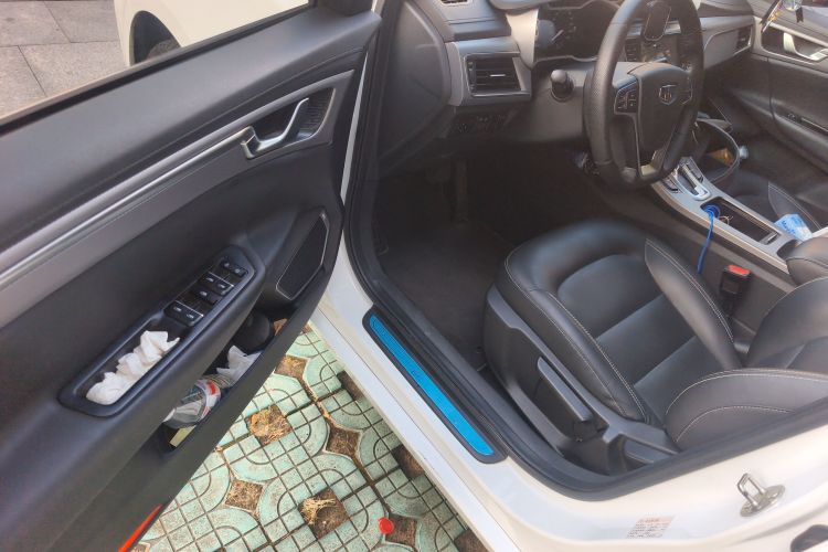 吉利汽车 帝豪GL 2018款 1.8L DCT精英智联型中控内饰20