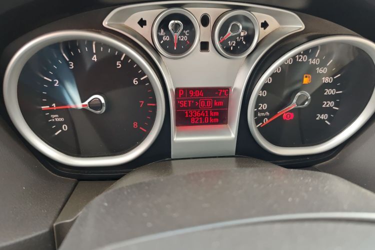 福特 福克斯 2013款 两厢经典 1.8L 自动时尚型中控内饰15