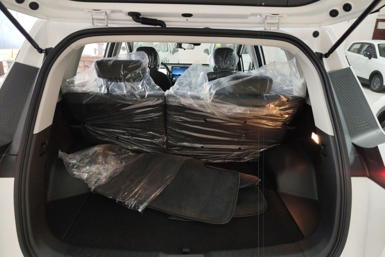 埃安 AION Y 2025款 Plus 610 智享版机舱底盘23