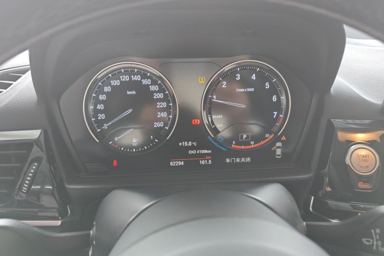 宝马1系 2021款 改款 120i M运动曜夜版中控内饰14