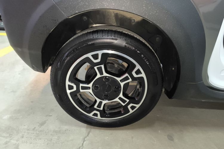 吉利银河 2025款 210km 熊猫骑士车身外观6008