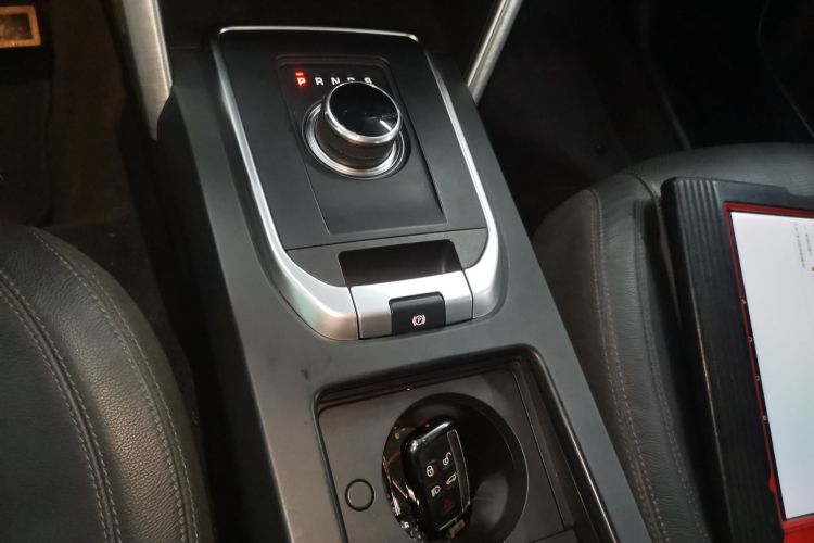 路虎 发现神行 2017款 2.0T HSE局部细节18