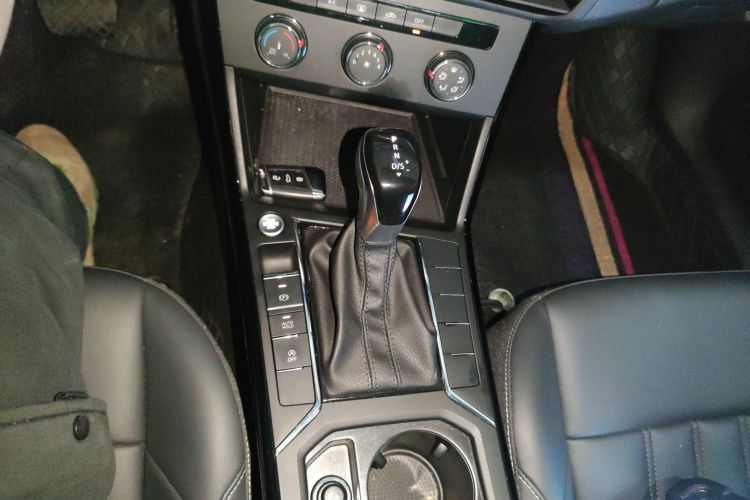 大众 帕萨特 2024款 280TSI 商务版中控内饰18