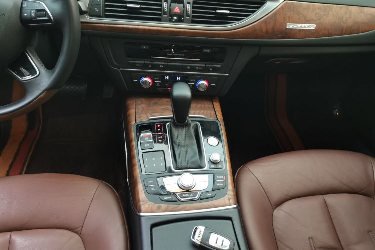 奥迪A6L 2018款 30周年年型 30 FSI 风尚型中控内饰18