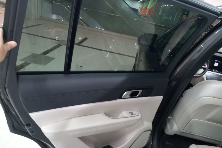 理想汽车 理想ONE 2021款 增程6座版中控内饰7008