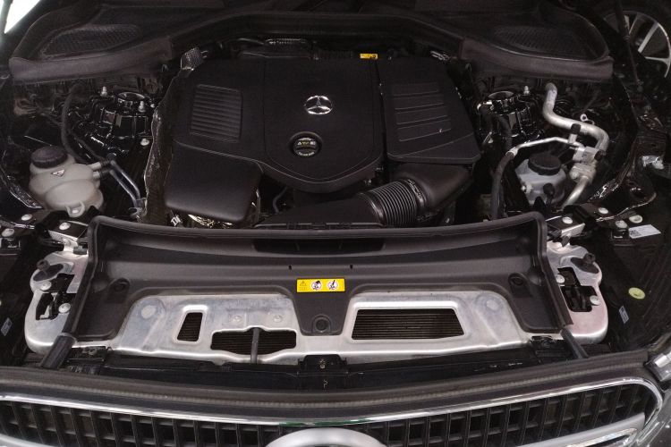 奔驰GLC 2023款 改款 GLC 260 L 4MATIC 动感型 5座机舱底盘24