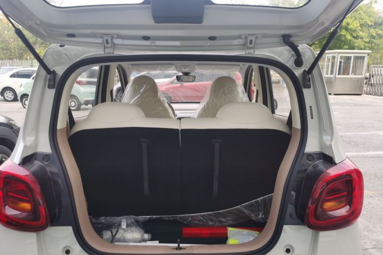 五菱汽车 宏光MINIEV 2024款 第三代 215km 进阶版机舱底盘23