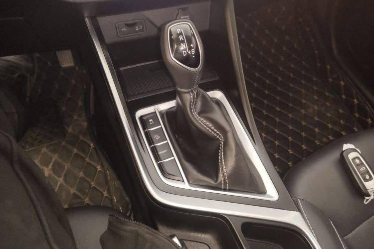 吉利汽车 远景X3 2020款 1.5L CVT尊贵型中控内饰18