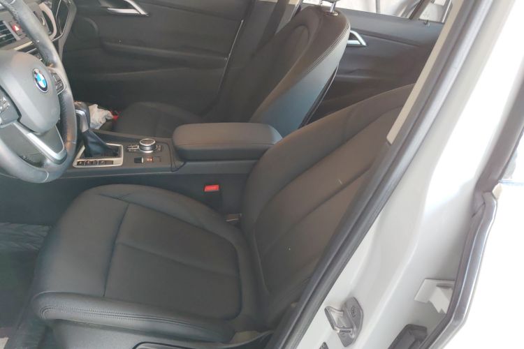 宝马1系 2019款 118i 时尚型中控内饰19