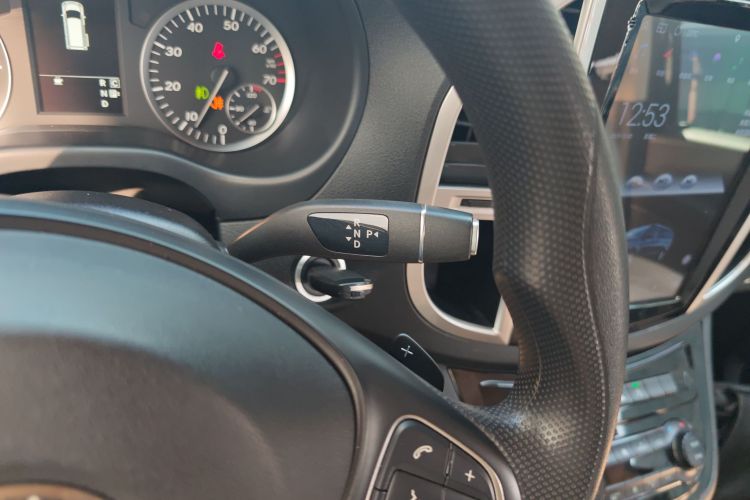 奔驰 威霆 2018款 2.0T 精英版 9座 国VI局部细节18