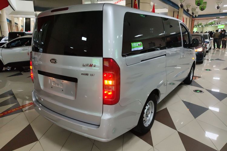 江淮瑞风 瑞风M3 2023款 PLUS 1.5T 5/7座经典版车身外观7