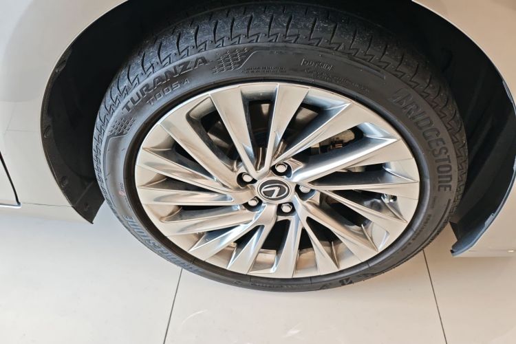 雷克萨斯ES 2021款 300h 行政版车身外观6007