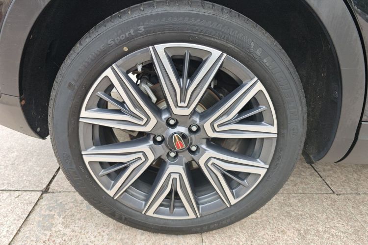 红旗HS5 2022款 改款 2.0T 智联旗享四驱版车身外观6008