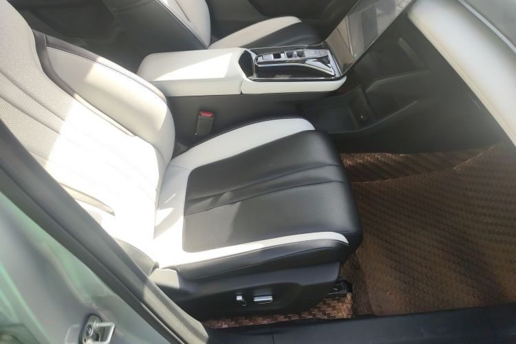 东风风神 皓瀚 2023款 DH-i 1.5T 尊贵版局部细节41