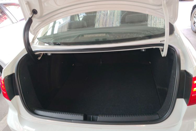 大众 速腾 2015款 1.6L 自动时尚型机舱底盘23