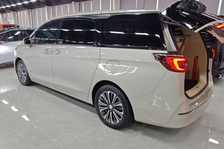 别克GL8 2022款 ES陆尊 653T 豪华型车身外观4