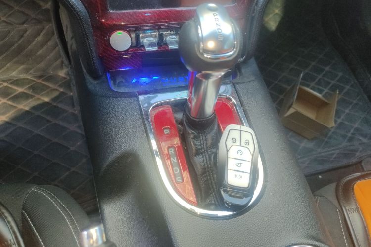 福特 Mustang 2017款 2.3T 性能版中控内饰18